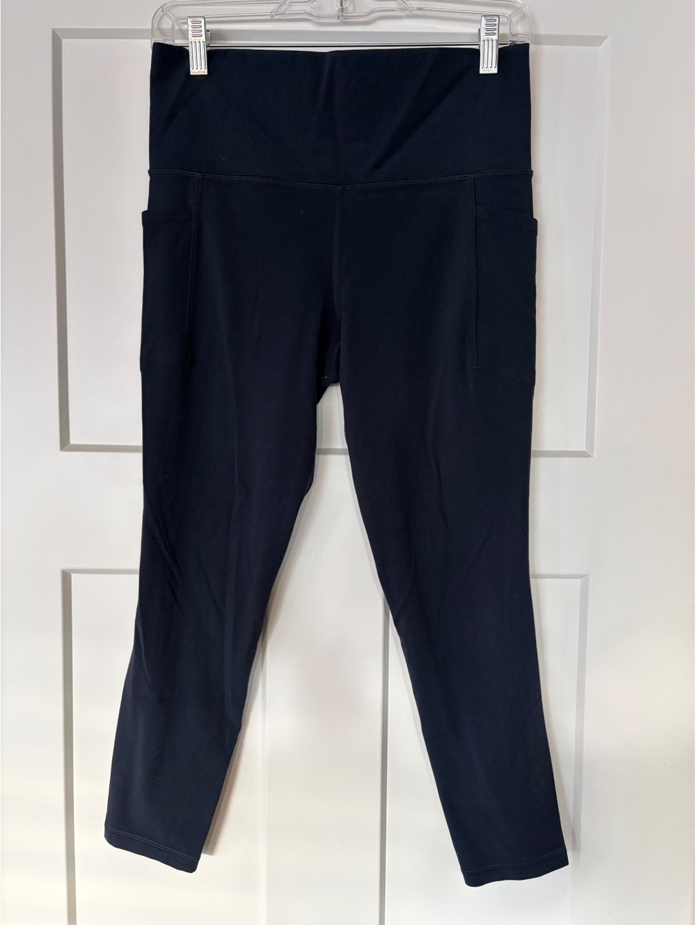 Athleta Salutation Stash Pocket II 7/8 Tight — Navy blue, Size M